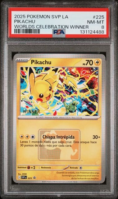 Carta Pokémon Pikachu · Scarlet & Violet Black Star Promos #225 (PSA 8) — pieza única en Moon's Collectibles México