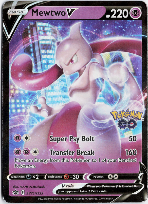 Carta Pokémon Mewtwo V · SWSH Black Star Promos #SWSH223 (HP) — pieza única en Moon's Collectibles México