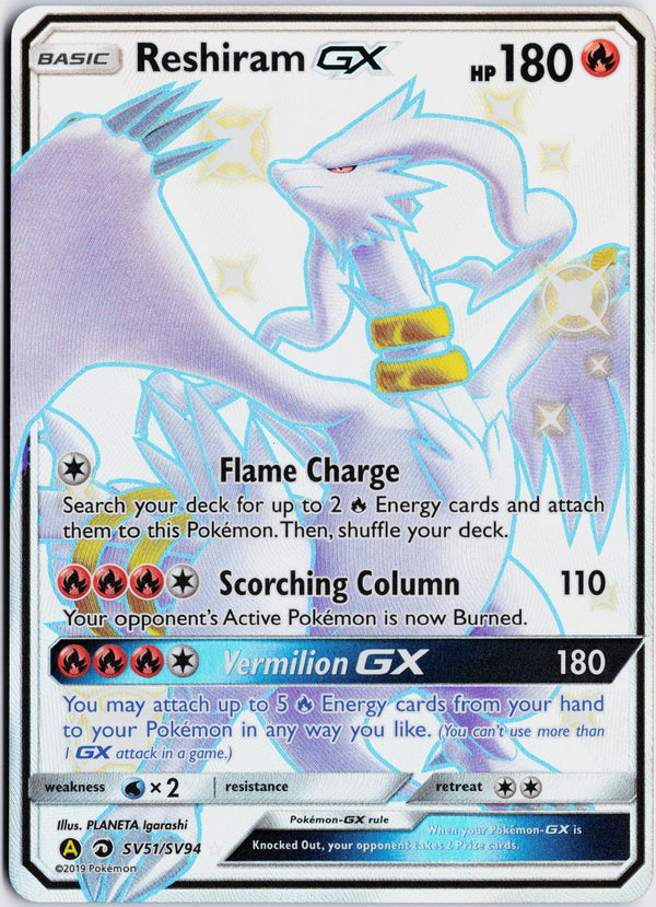 Carta Pokémon Reshiram-GX · Hidden Fates Shiny Vault #SV51/SV94 (NM) — pieza única en Moon's Collectibles México